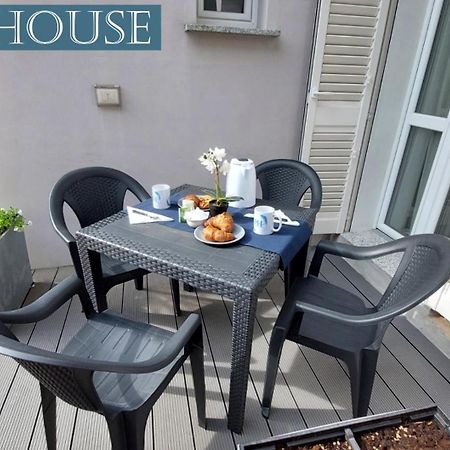 Palm House Apartman Brusimpiano Kültér fotó